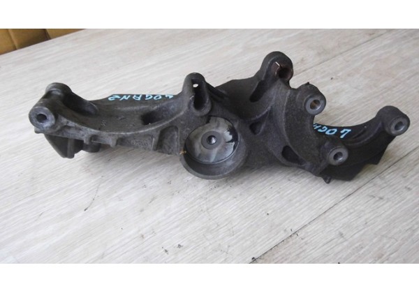 кронштейн генератора Renault Logan, Kangoo, Clio II, III, Modus, Megane II, Scenic II, Sandero, Duster, 1.4 16V, 1.5 dci, 8200473400